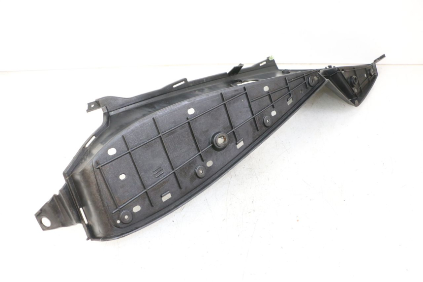 photo de TRITTBRETT VERKLEIDUNG RECHTS PEUGEOT SATELIS COMPRESSOR K15 125 (2006 - 2009)