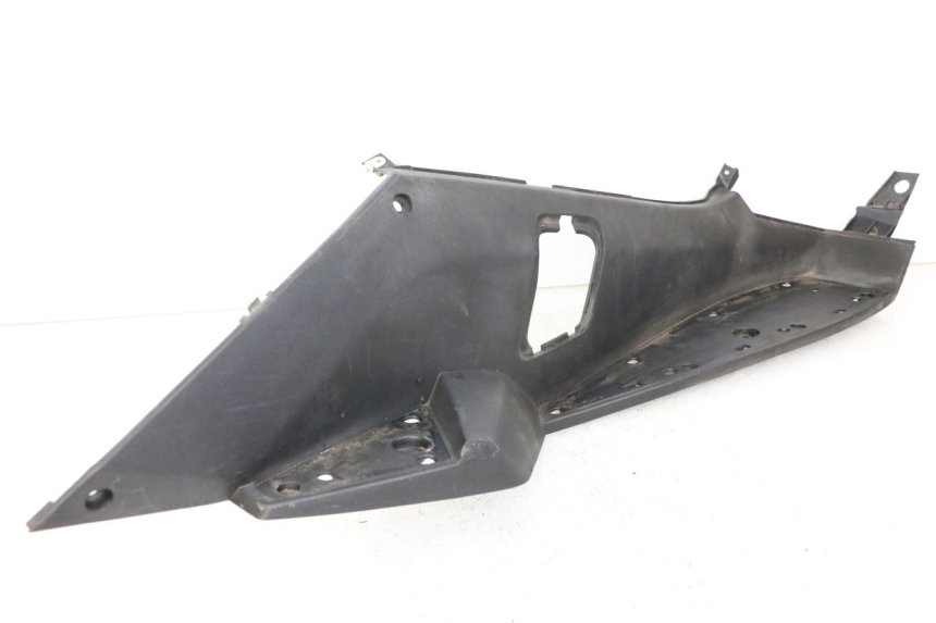 photo de TRITTBRETT VERKLEIDUNG RECHTS PEUGEOT SATELIS COMPRESSOR K15 125 (2006 - 2009)