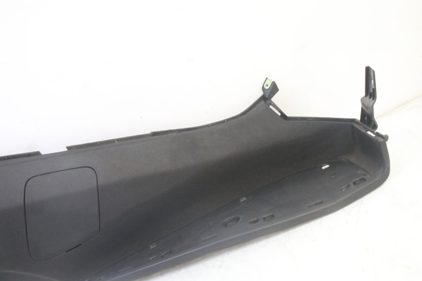 photo de TRITTBRETT VERKLEIDUNG RECHTS PEUGEOT SATELIS 125 (2013 - 2018)