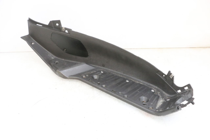 photo de RECHTER FUßRASTEN PIAGGIO X8 125 (2004 - 2007) - Details der Befestigungspunkte