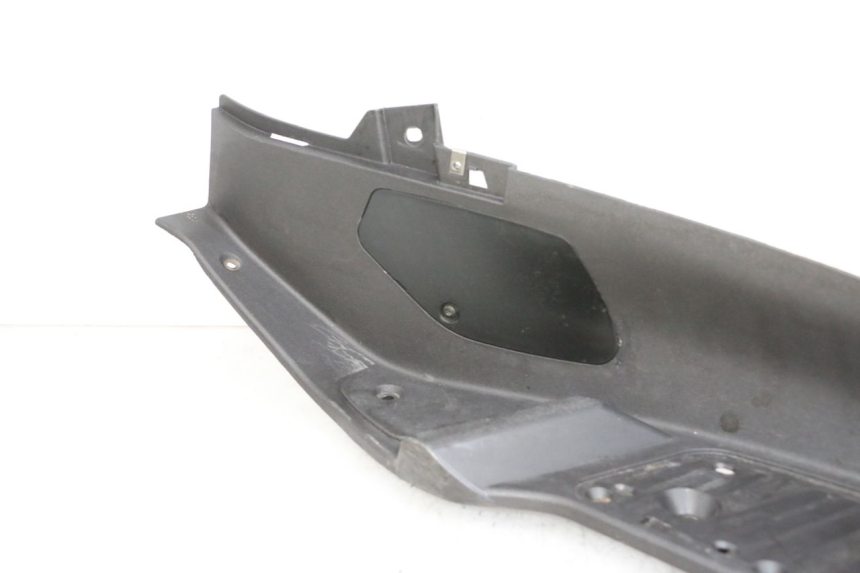 photo de RECHTER FUßRASTEN PIAGGIO X8 125 (2004 - 2007) - Oberflächenzustand und Material