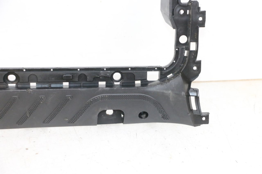 photo de TRITTBRETT VERKLEIDUNG SEGWAY NINEBOT E125S 1 (2022 - 2026) - Fokus auf die Struktur