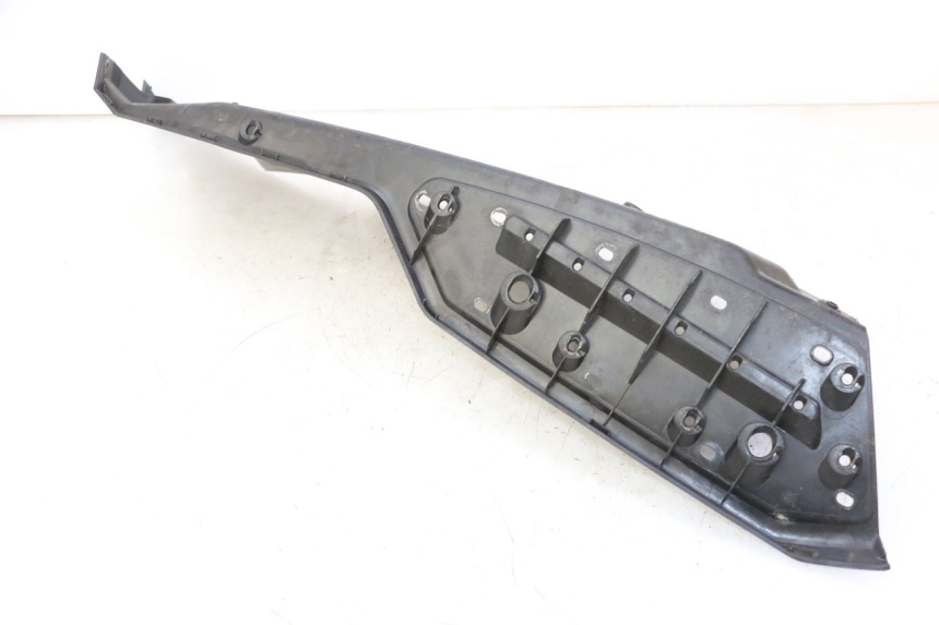 photo de TRITTBRETT VERKLEIDUNG LINKS QUADRO 4 4D 350 (2015 - 2018)