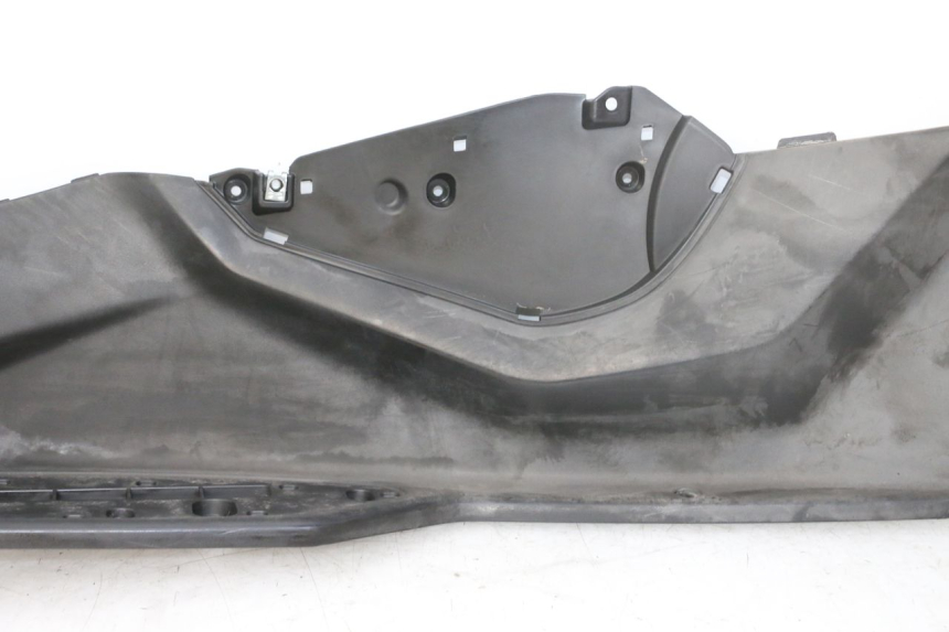 photo de TRITTBRETT VERKLEIDUNG LINKS QUADRO 4 4D 350 (2015 - 2018)