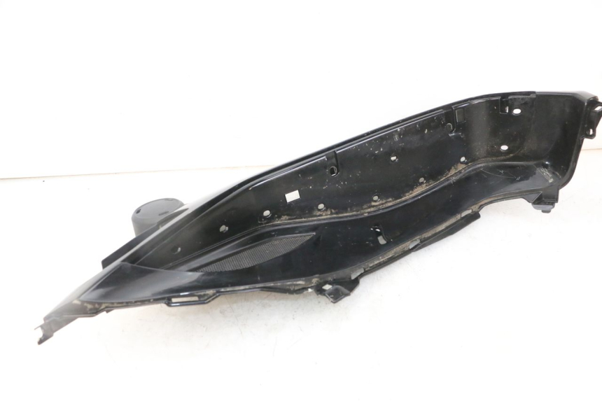 photo de TRITTBRETT VERKLEIDUNG LINKS PIAGGIO IE MP3 YOURBAN 300 (2011 - 2016)