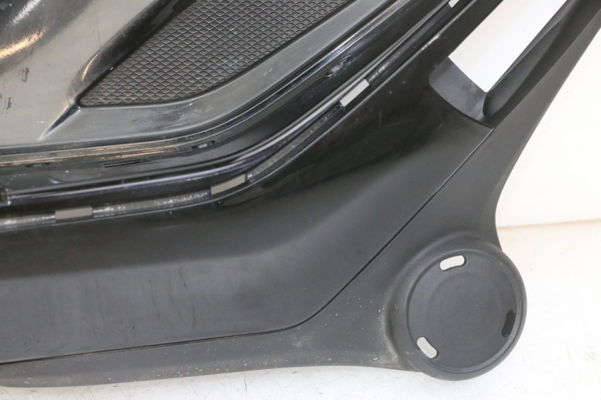 photo de TRITTBRETT VERKLEIDUNG LINKS PIAGGIO IE MP3 YOURBAN 300 (2011 - 2016)