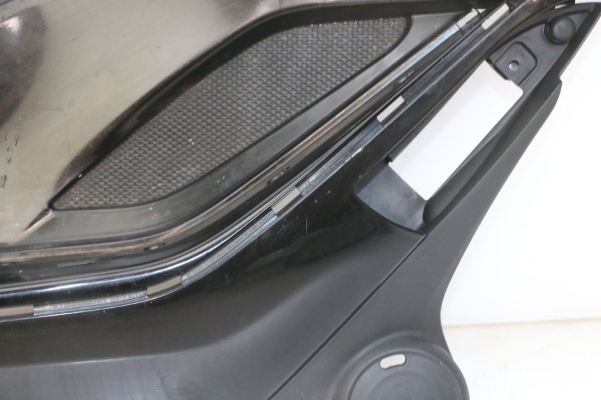 photo de TRITTBRETT VERKLEIDUNG LINKS PIAGGIO IE MP3 YOURBAN 300 (2011 - 2016)