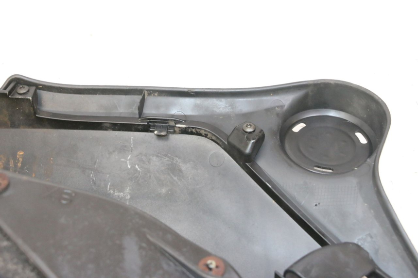photo de TRITTBRETT VERKLEIDUNG LINKS PIAGGIO IE MP3 YOURBAN 300 (2011 - 2016)