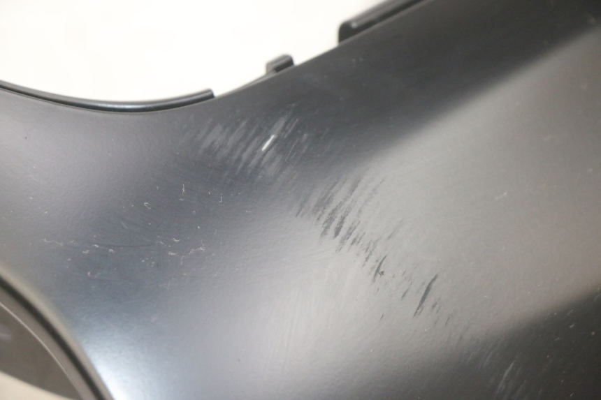 photo de TRITTBRETT VERKLEIDUNG LINKS PIAGGIO MP3 HPE 300 (2019 - 2026) - Charakteristische Merkmale