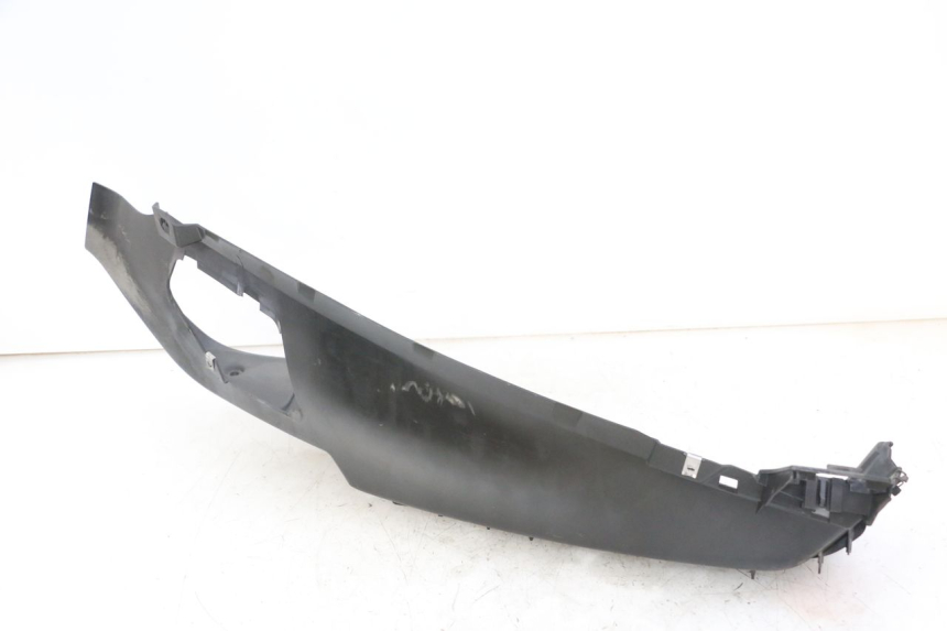 photo de TRITTBRETT VERKLEIDUNG LINKS PIAGGIO MP3 LT 300 (2010 - 2016)