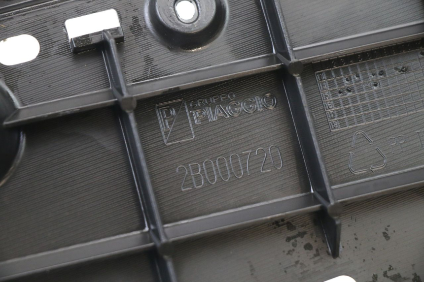 photo de LINKER FUßRASTEN PIAGGIO MP3 500 (2014 - 2016)