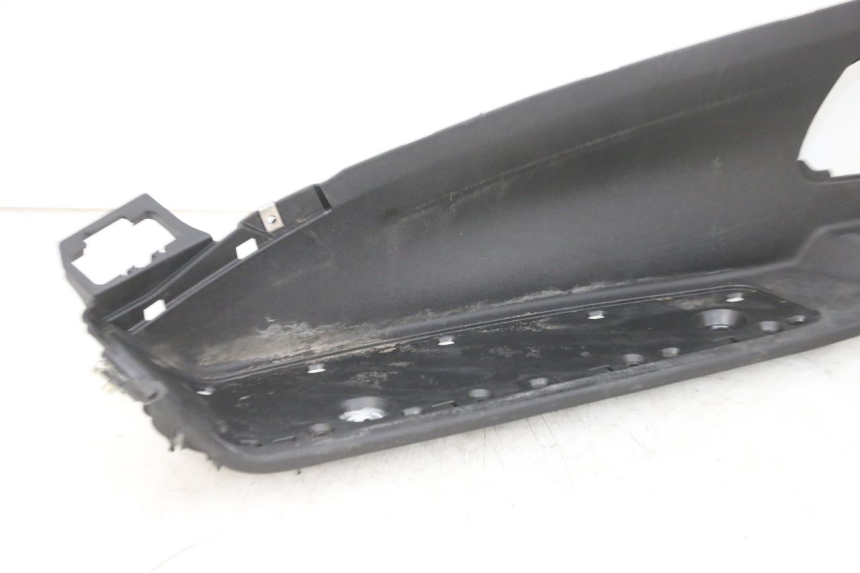 photo de TRITTBRETT VERKLEIDUNG LINKS PIAGGIO MP3 500 (2016 - 2018) - Detailansicht des Bauteils