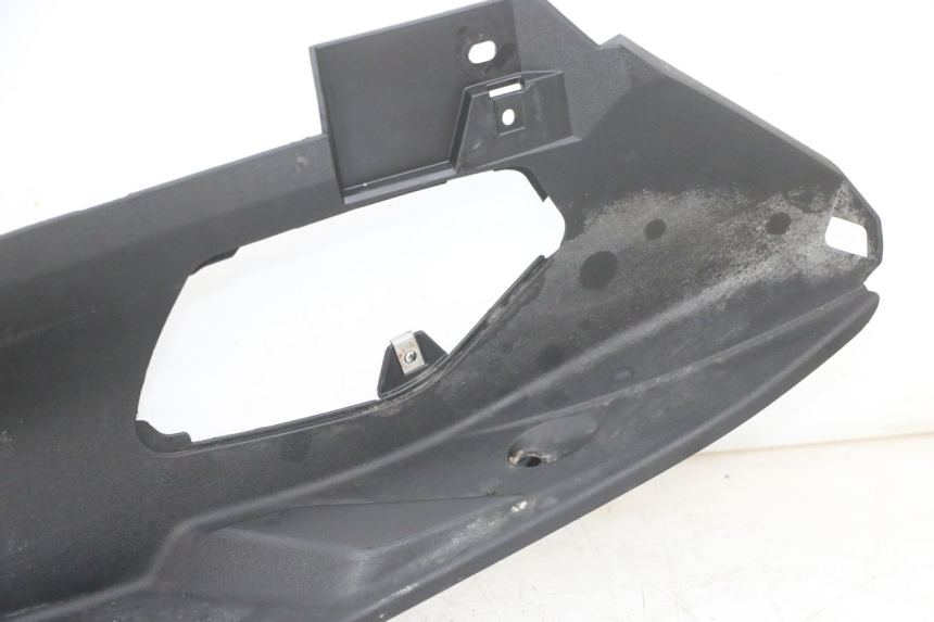 photo de TRITTBRETT VERKLEIDUNG LINKS PIAGGIO MP3 500 (2016 - 2018) - Zoom auf Gebrauchszustand