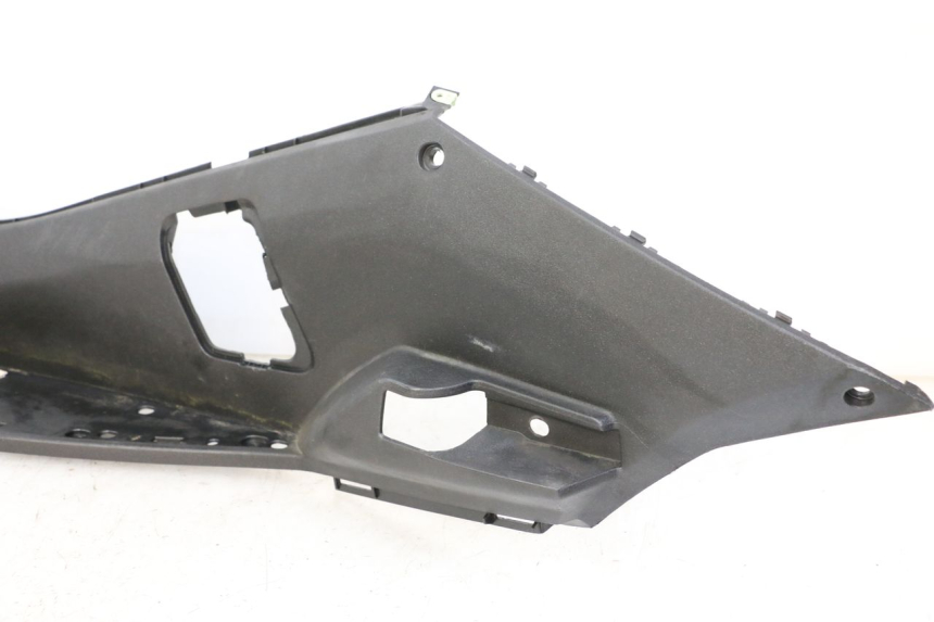 photo de TRITTBRETT VERKLEIDUNG LINKS PEUGEOT SATELIS 125 (2013 - 2018)