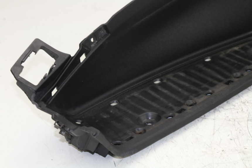 photo de TRITTBRETT VERKLEIDUNG LINKS PIAGGIO MP3 LT 400 (2007 - 2012)