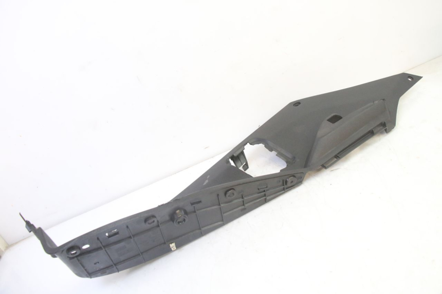 photo de TRITTBRETT VERKLEIDUNG LINKS PEUGEOT SATELIS 125 (2013 - 2018)