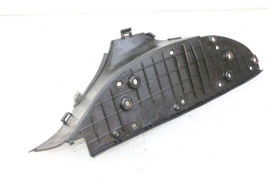 photo de TRITTBRETT VERKLEIDUNG LINKS APRILIA SCARABEO GT TOURING 125 (1999 - 2005)