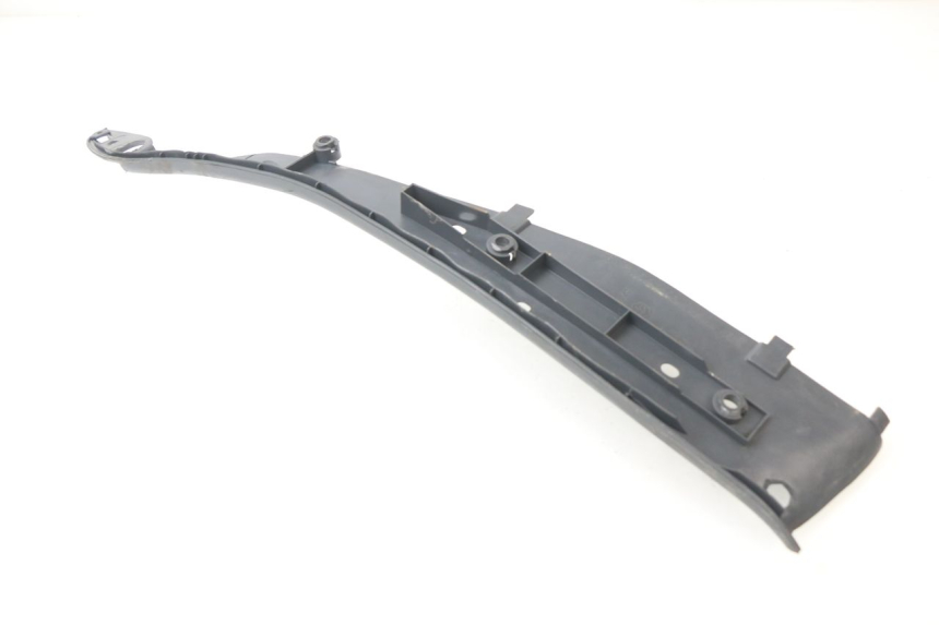 photo de TRITTBRETT VERKLEIDUNG LINKS PIAGGIO SKIPPER 125 (2000 - 2004)