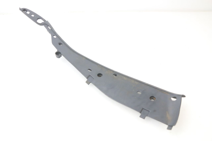 photo de TRITTBRETT VERKLEIDUNG LINKS PIAGGIO SKIPPER 125 (2000 - 2004)