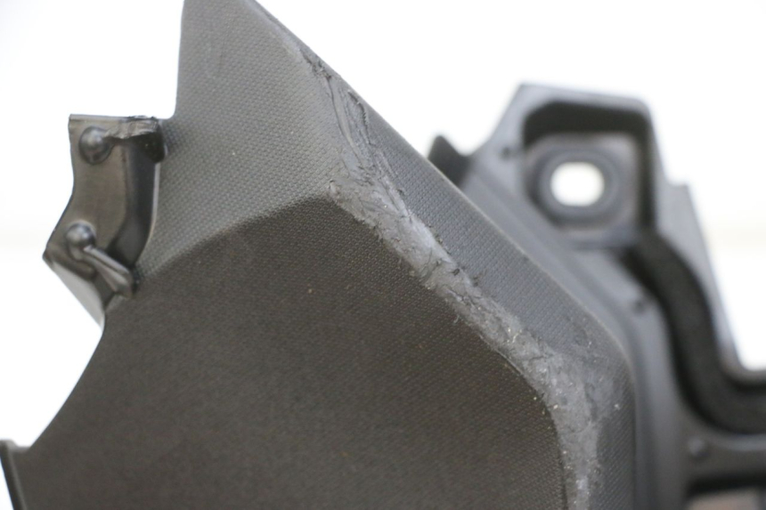 photo de TRITTBRETT VERKLEIDUNG LINKS YAMAHA TRICITY 300 (2020 - 2024) - Zoom auf Komponenten