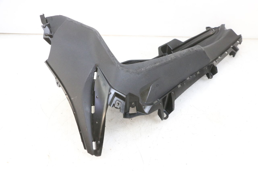 photo de TRITTBRETT VERKLEIDUNG LINKS YAMAHA TRICITY 300 (2020 - 2024) - Hochauflösende Nahaufnahme