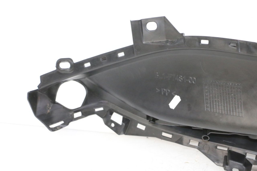 photo de TRITTBRETT VERKLEIDUNG LINKS YAMAHA XMAX X-MAX 125 (2021 - 2025)