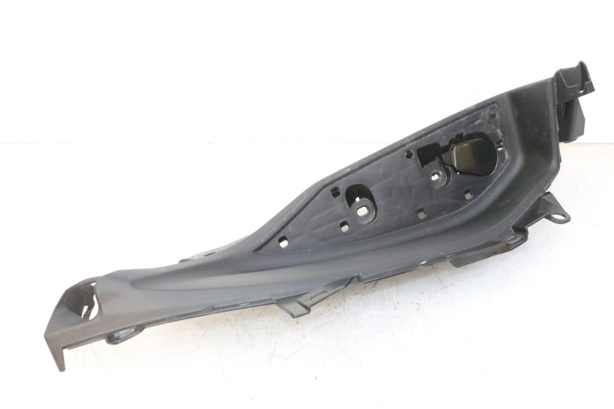 photo de TRITTBRETT VERKLEIDUNG LINKS YAMAHA XMAX X-MAX 125 (2021 - 2025)