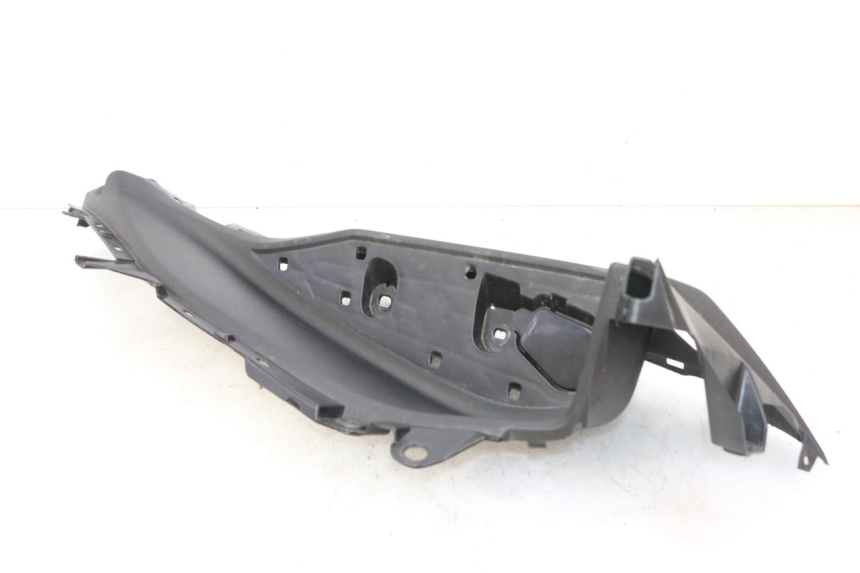photo de TRITTBRETT VERKLEIDUNG LINKS YAMAHA XMAX X-MAX 125 (2021 - 2025)
