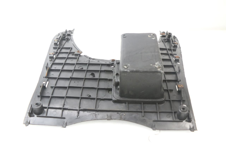 photo de TRITTBRETT VERKLEIDUNG KINROAD XT T-8 125 (2006 - 2006)