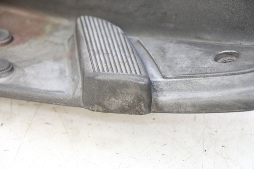 photo de TRITTBRETT VERKLEIDUNG PIAGGIO LXV 4T 50 (2009 - 2013)