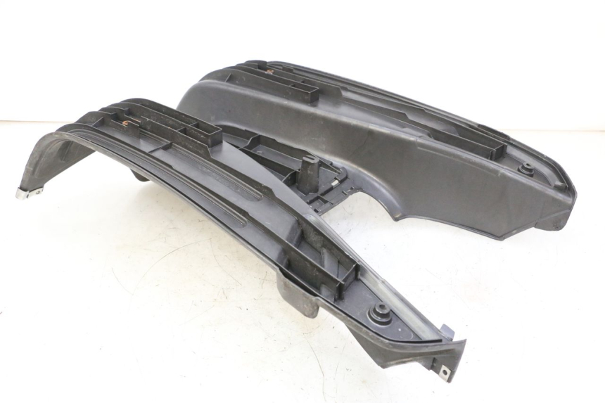 photo de TRITTBRETT VERKLEIDUNG PIAGGIO LXV 4T 50 (2009 - 2013)