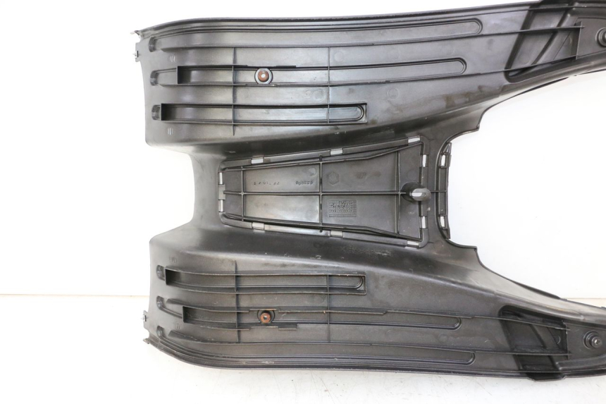 photo de TRITTBRETT VERKLEIDUNG PIAGGIO LXV 4T 50 (2009 - 2013)