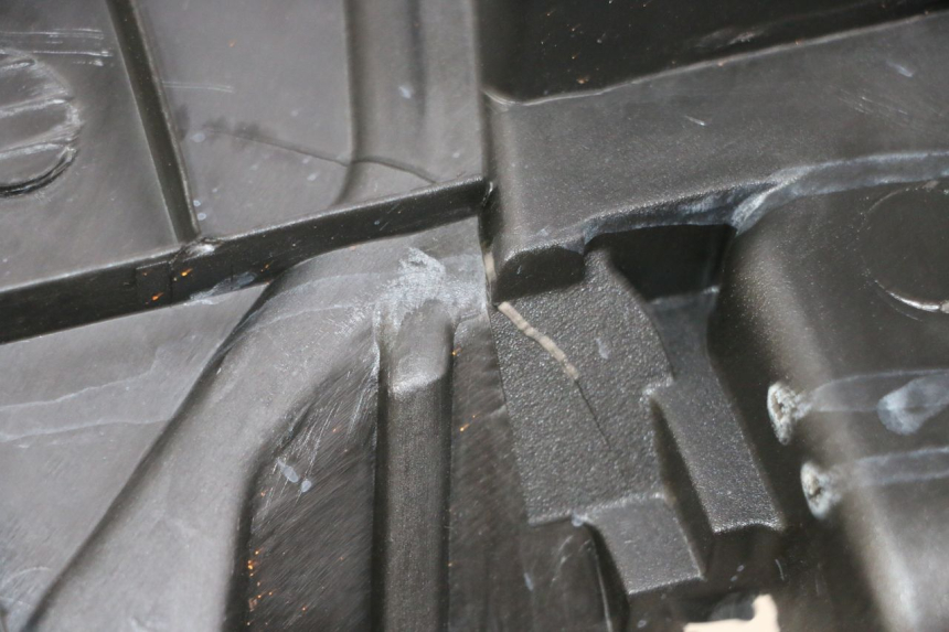 photo de TRITTBRETT VERKLEIDUNG YAMAHA NEO'S NEOS 2T 50 (1998 - 2007) - Detailansicht des Bauteils