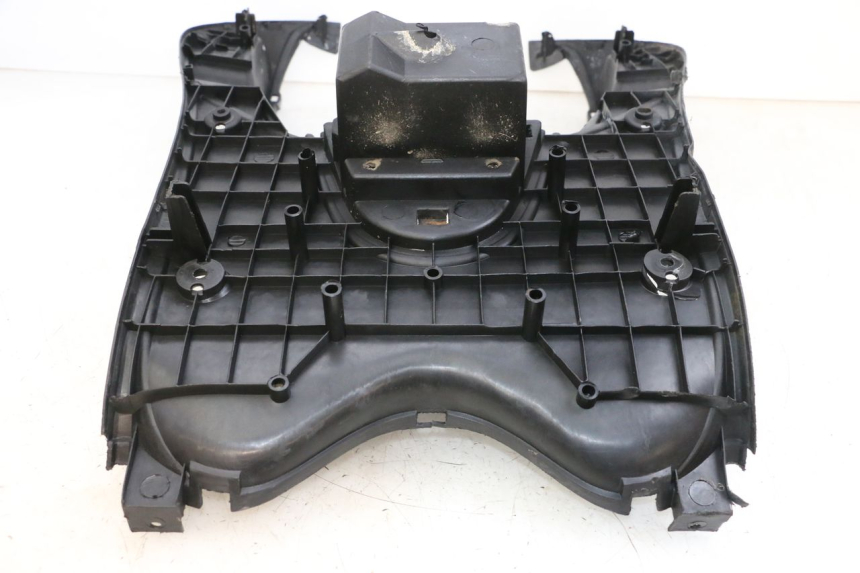 photo de TRITTBRETT VERKLEIDUNG YAMAHA NEO'S NEOS 2T 50 (1998 - 2007) - Details der Befestigungspunkte