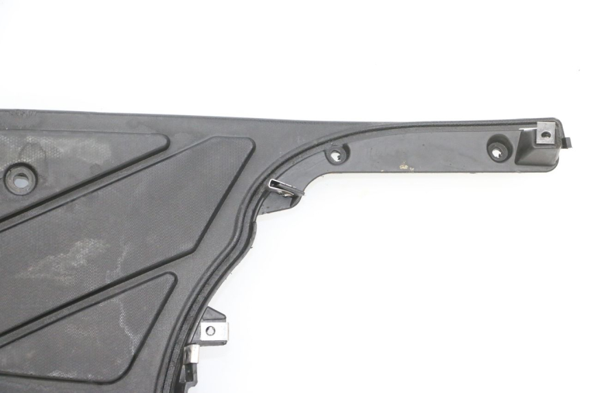 photo de TRITTBRETT VERKLEIDUNG PIAGGIO NEW TYPHOON 50 (2018 - 2021) - Zoom auf Komponenten