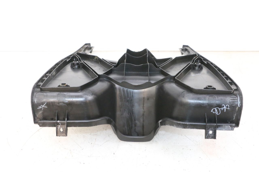 photo de TRITTBRETT VERKLEIDUNG PIAGGIO NEW TYPHOON 50 (2018 - 2021) - Zoom auf Gebrauchszustand