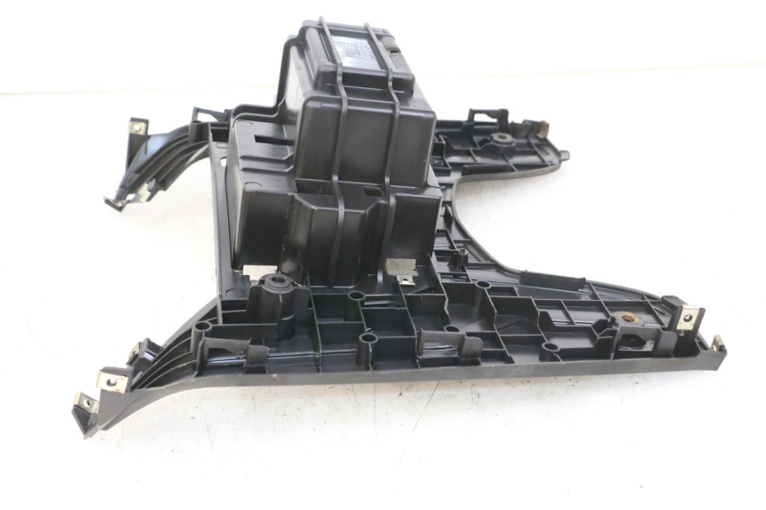 photo de TRITTBRETT VERKLEIDUNG PEUGEOT BELVILLE 125 (2017 - 2021)