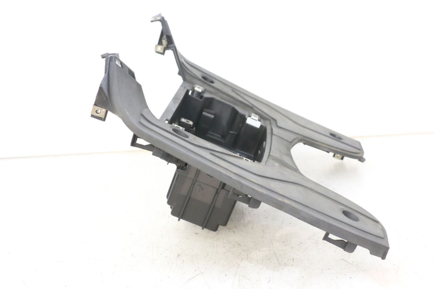 photo de TRITTBRETT VERKLEIDUNG PEUGEOT BELVILLE 125 (2017 - 2021)
