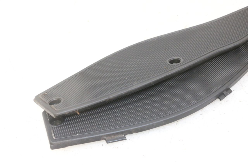 photo de TRITTBRETT VERKLEIDUNG GILERA RUNNER SL 50 (2006 - 2009)