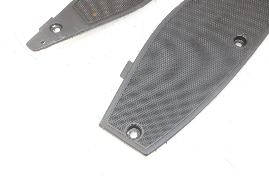 photo de TRITTBRETT VERKLEIDUNG GILERA RUNNER SL 50 (2006 - 2009)