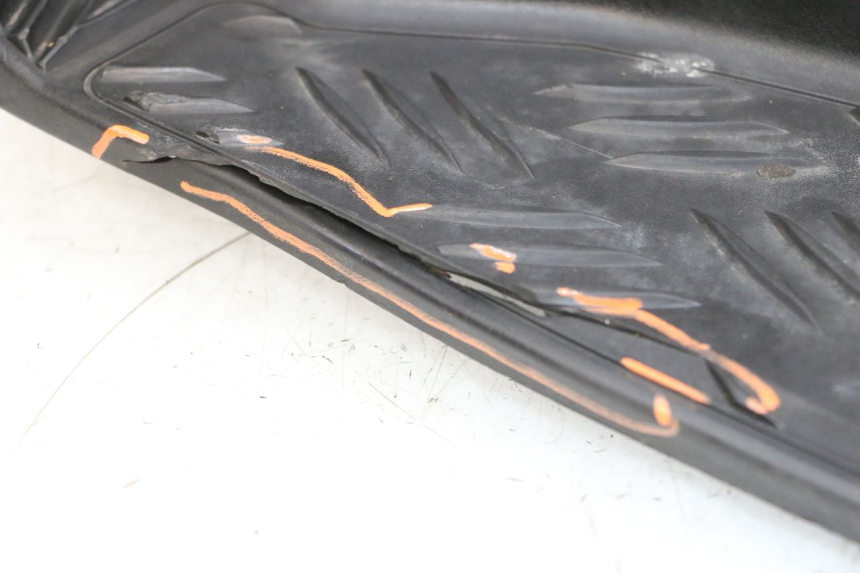 photo de TRITTBRETT VERKLEIDUNG PEUGEOT SPEEDFIGHT 4 4T EFI 50 (2021 - 2025) - Detaillierte Sichtprüfung