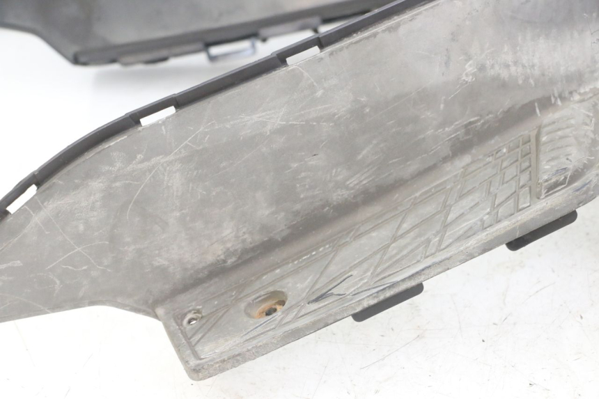 photo de TRITTBRETT VERKLEIDUNG SUZUKI UH BURGMAN 125 (2002 - 2006)