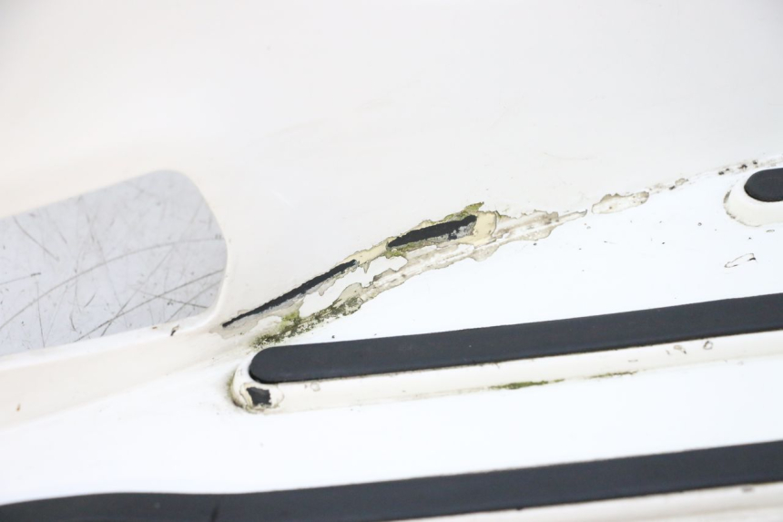 photo de TRITTBRETT VERKLEIDUNG PIAGGIO VESPA GTS SUPER IE 125 (2009 - 2016) - Zoom auf Komponenten