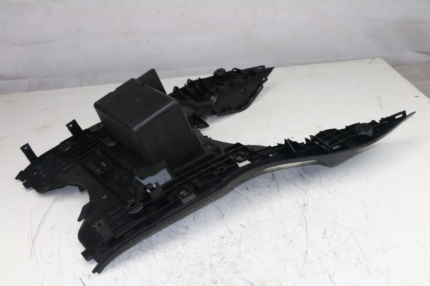 photo de TRITTBRETT VERKLEIDUNG YAMAHA VITY 125 (2008 - 2013)