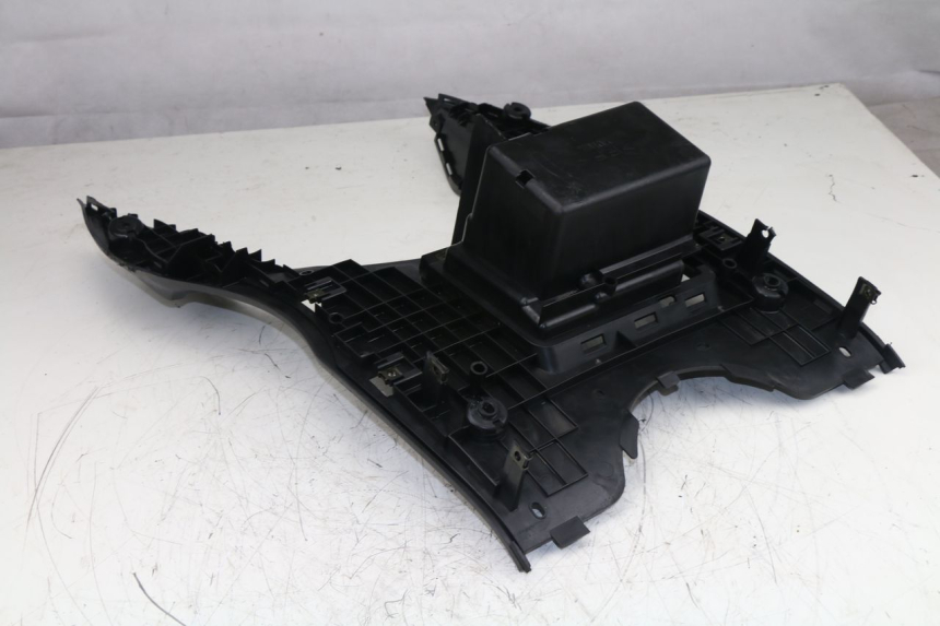 photo de TRITTBRETT VERKLEIDUNG YAMAHA VITY 125 (2008 - 2013)