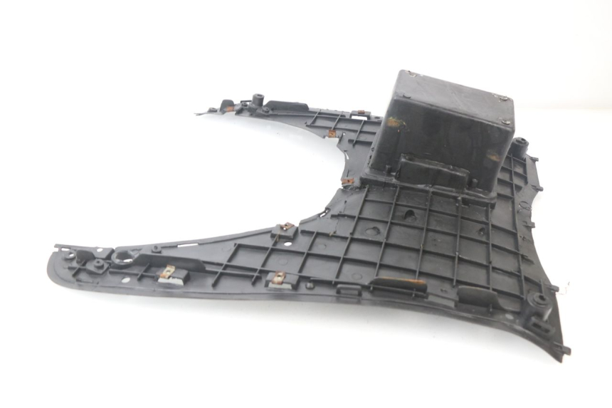 photo de TRITTBRETT VERKLEIDUNG KINROAD XT T-8 125 (2006 - 2006)
