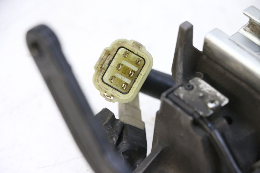 photo de MOTORHAUBE YAMAHA FJR ABS 1300 (2006 - 2012) - Fokus auf die Struktur