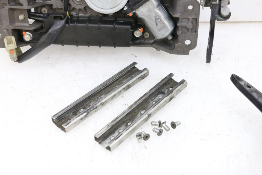 photo de MOTORHAUBE YAMAHA FJR ABS 1300 (2006 - 2012) - Technische Nahaufnahme