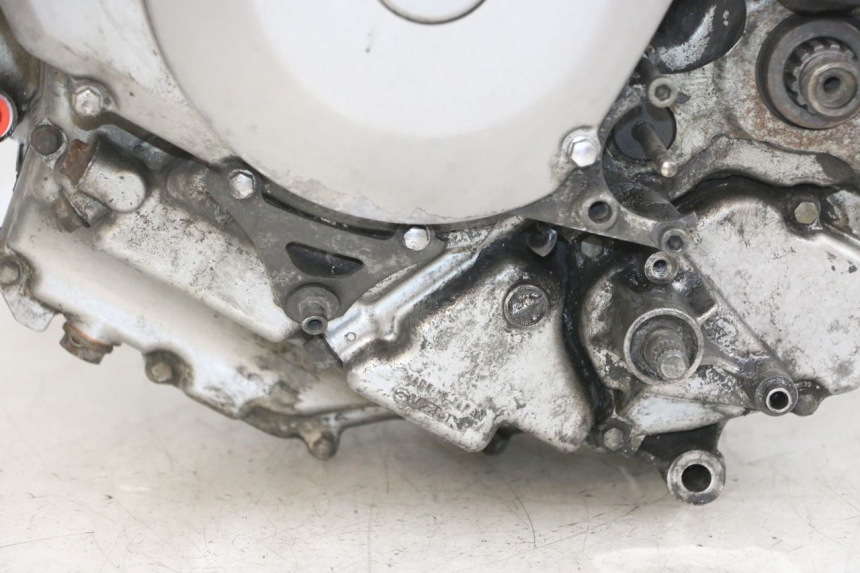 photo de MOTOR SUZUKI DL V STROM 1000 (2002 - 2007) - Fokus auf die Struktur