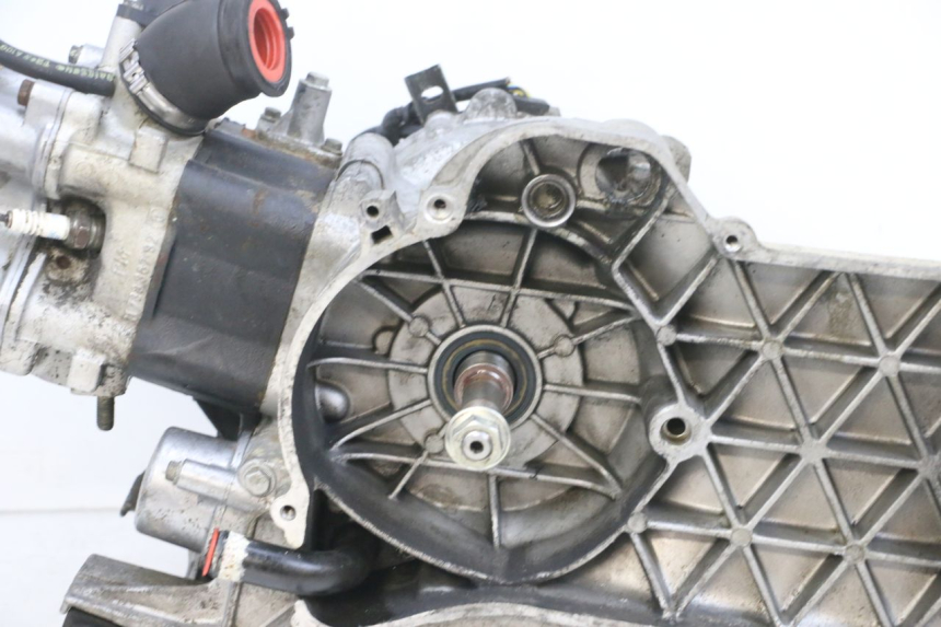 photo de MOTOR PEUGEOT ELYSEO 125 (1999 - 2004) - Alternativer Blickwinkel